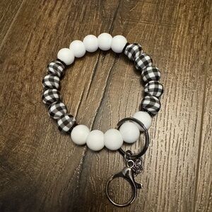 Black and White Silicon Beaded Keychain Bracelet